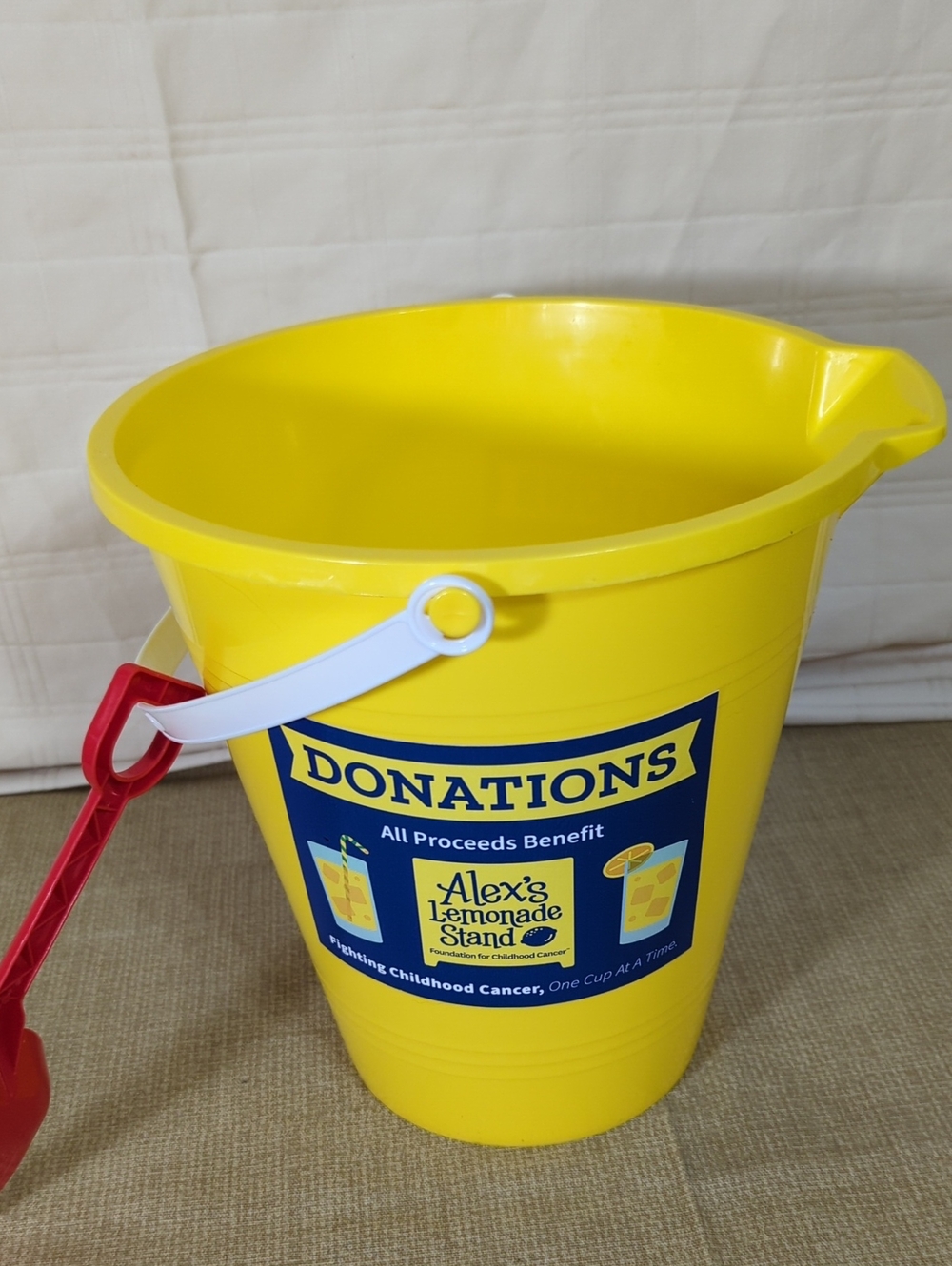 Alex's Lemonade Stand Yellow Donation Beach Bucket W/Red Shovel